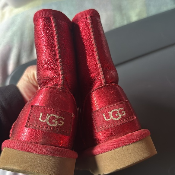 Shiny Red Uggs size 8 - Picture 5 of 6